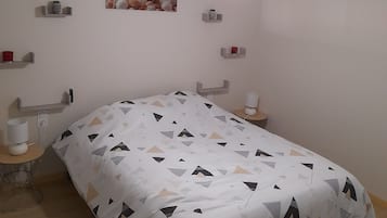 1 chambre, fer et planche à repasser, Wi-Fi gratuit, draps fournis