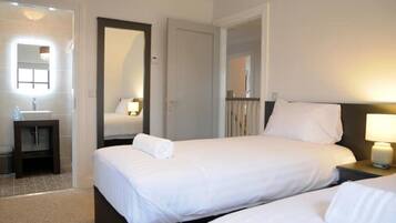 5 makuuhuonetta, silitysrauta/-lauta, Wi-Fi, vuodevaatteet