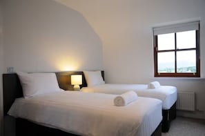 5 Schlafzimmer, Bügeleisen/Bügelbrett, WLAN, Bettwäsche