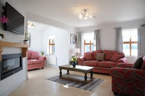 Smart TV - Number 53 Dingle: Holiday Home (Dingle)