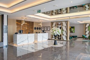 Lobby - Damac Hills 2 Hotel, an Edge by Rotana (Dubai)