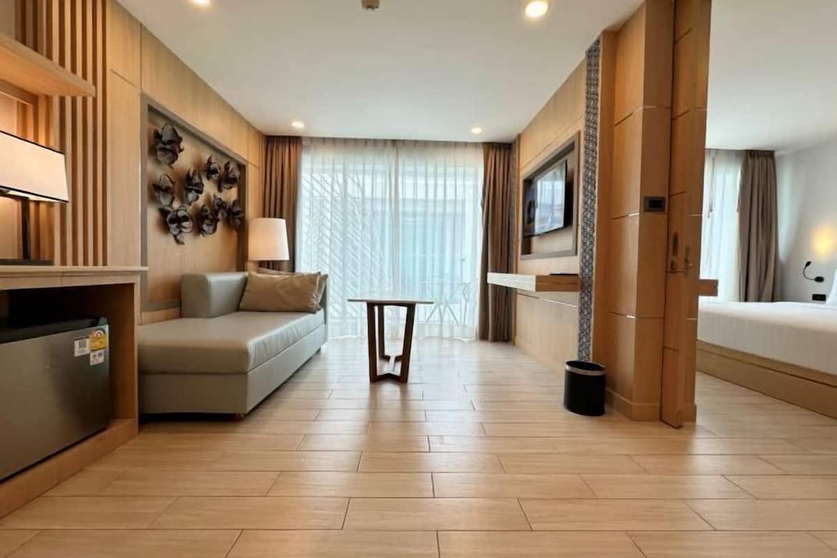 1 Schlafzimmer, Zimmersafe, Schreibtisch, Bügeleisen/Bügelbrett