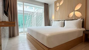 1 habitación, caja de seguridad en la habitación y escritorio