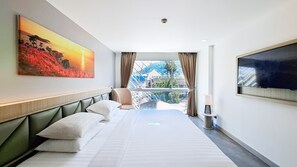 Premium Superior King Mountain view | Caja fuerte, escritorio, tabla de planchar con plancha y wifi gratis