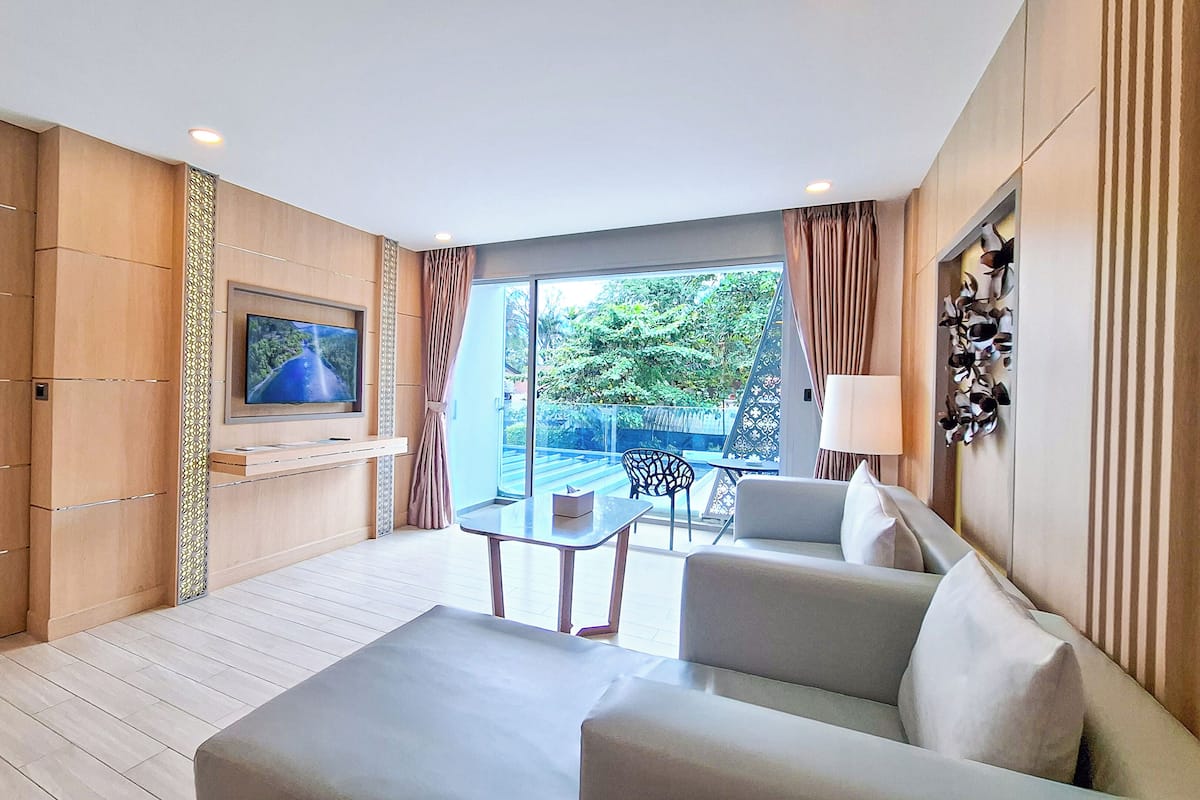One Bedroom Suite City View
