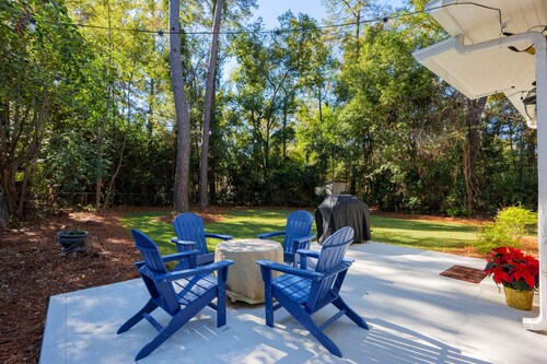 Pet friendly charming craftsmen w/ fenced yard & firepit. Near SGMC & VSU & Eats