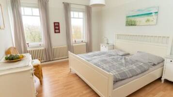 2 Schlafzimmer, Bügeleisen/Bügelbrett, Reisekinderbett, kostenloses WLAN