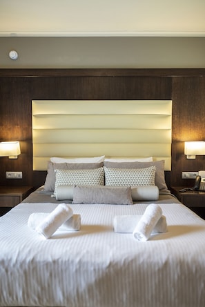 1 bedroom, hypo-allergenic bedding, in-room safe, laptop workspace