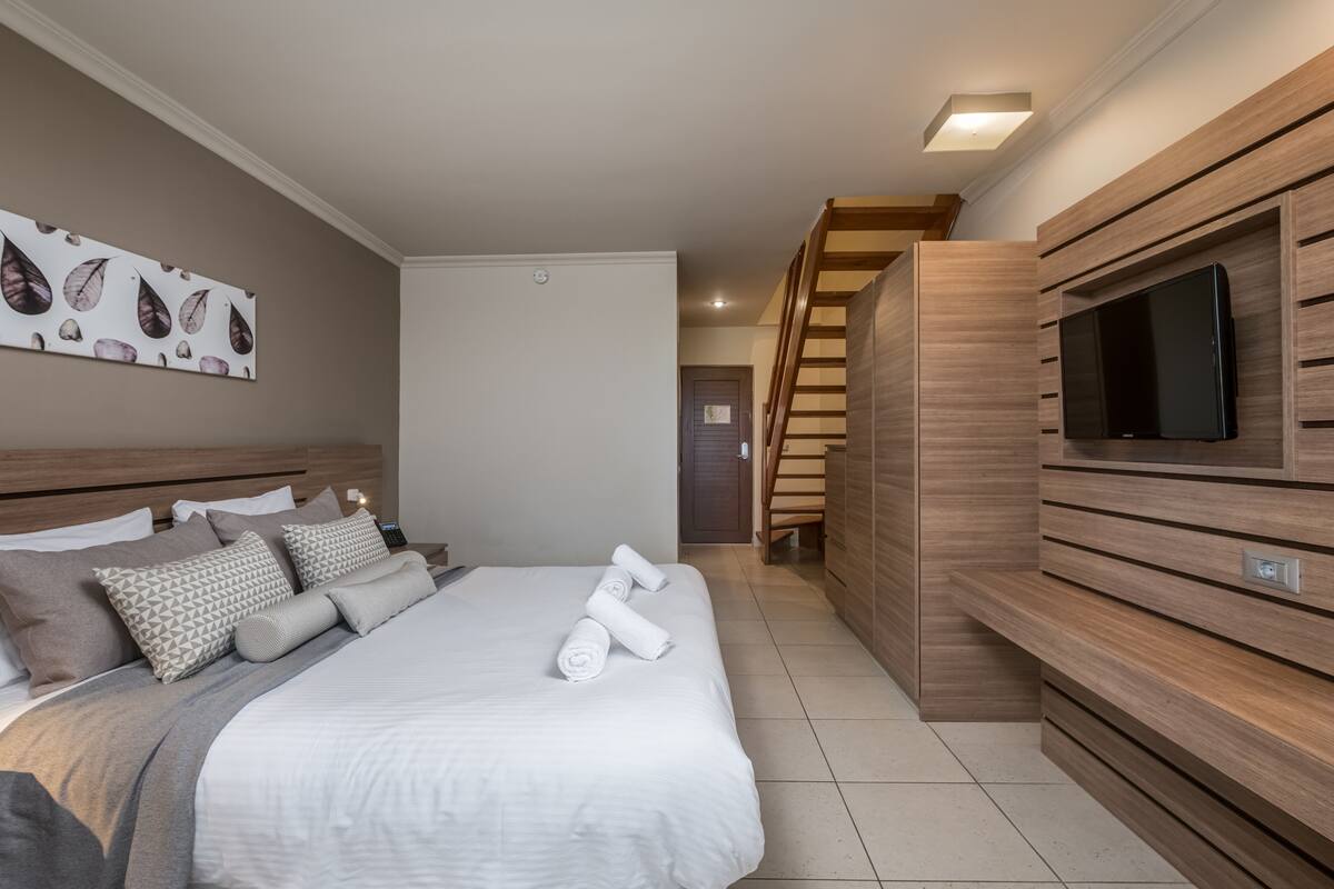 1 quarto, roupas de cama antialérgicas, cofres nos quartos