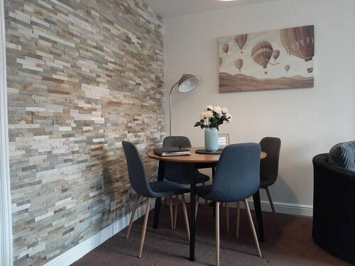 Dean House-Parking-Dog friendly-Kitchen-Contractors-Leisure-Fast WiFi