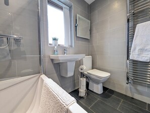  milieuvriendelijk toiletgerief, een haardroger, handdoeken, zeep