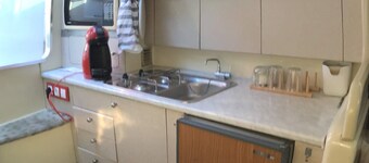 Beautiful opportunity to stay on a Boat