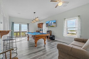 Smart TV, DVD player, stereo