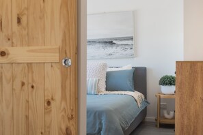 3 habitaciones, escritorio, tabla de planchar con plancha y wifi gratis 