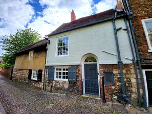 Exterior - Chapter House, YORK - Four Bedroom House, Sleeps 7 (York)