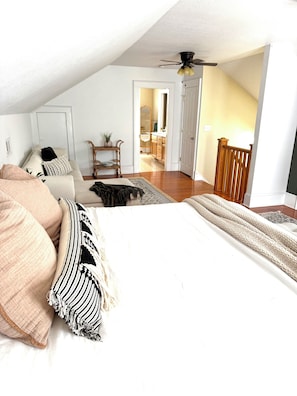 3 bedrooms, travel cot, free WiFi, bed sheets