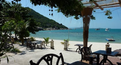 Villa , piscine privĂ©e de 50m ÂČ, vue magnifique sur mer.