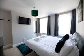 3 bedrooms, iron/ironing board, free WiFi, bed sheets