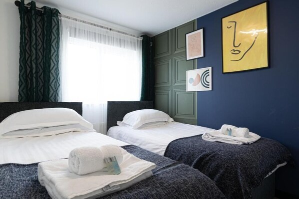 Basic House | 3 bedrooms, iron/ironing board, free WiFi, bed sheets - Windy House (Sheffield)