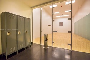 Interior - Penthouse 1BD 1.5BTH w Den Area & Large Balcony (Miami)