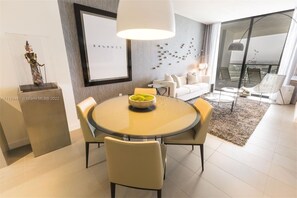 Interior - Penthouse 1BD 1.5BTH w Den Area & Large Balcony (Miami)