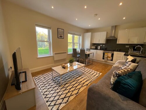 Luxurious 1 bedroom flat with free parking