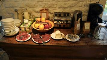 Daily buffet breakfast (EUR 15.00 per person)