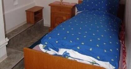 JĂ€gerhaus 1st floor Enchanting mountain world with waterfall. Hiking from the front door.