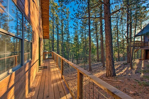 Family Cabin w/ Hot Tub: 1 Mi to Angel Fire Resort