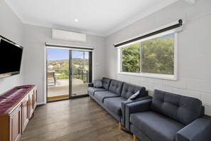 TV - 18 Lewis Court (Anglesea)