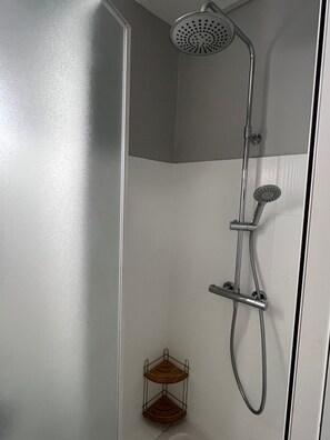 Bathtub - Superb apartment in residence (LE GOSIER)