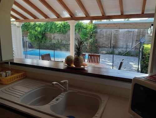 Logement Rez de piscine + Etage 2 chambres + mezza dans résidence de vacance mer