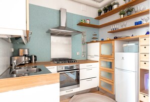 Apartamento conforto | Cozinha privada | Geladeira, micro-ondas, fogão, cooktop