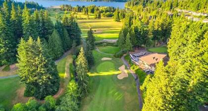 Lake View Lodge • Deck • Golf Nearby •Fireplace