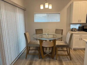 Dining - Comfy Colorado Suites! (Colorado Springs)