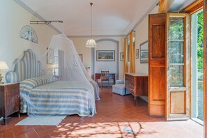 13 bedrooms, desk, iron/ironing board, travel crib