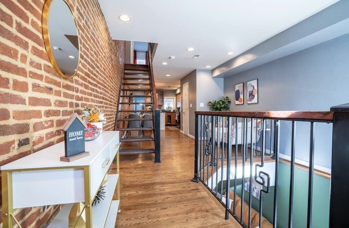 Cozy Townhouse Downtown w/ Game Room & Rooftop Deck
