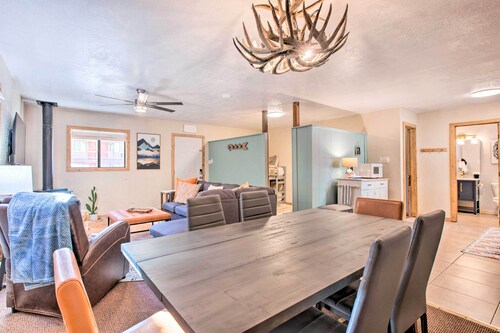 Red River Retreat: Walk to Lifts, Mtn Views!