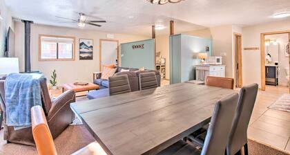 Near Hiking & Main St! Mtn-View Red River Retreat