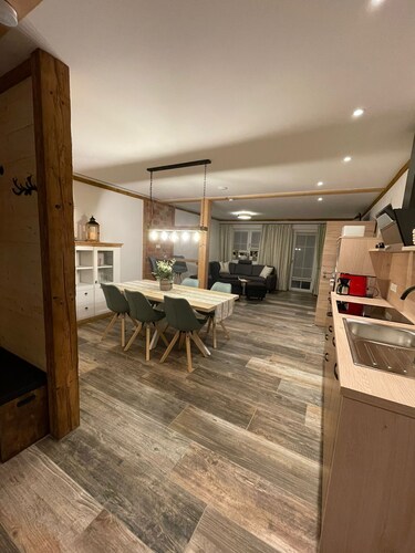 5-Sterne FeWo Zirbe: Wellness-Luxus mit Sauna & Whirlpool-Badewanne in Arnbruck!