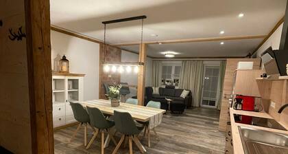 5-Sterne FeWo Zirbe: Wellness-Luxus mit Sauna & Whirlpool-Badewanne in Arnbruck!