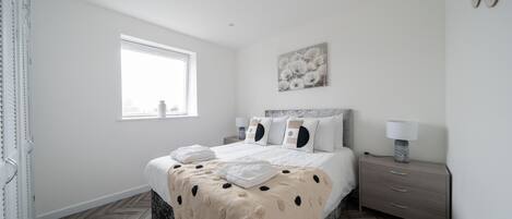 2 bedrooms, iron/ironing board, free WiFi, bed sheets