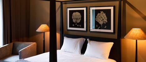 1 غرفة نوم ومكتب ومكواة/لوح كي وسرير سفر