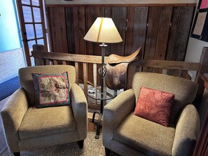 المنشأة من الداخل