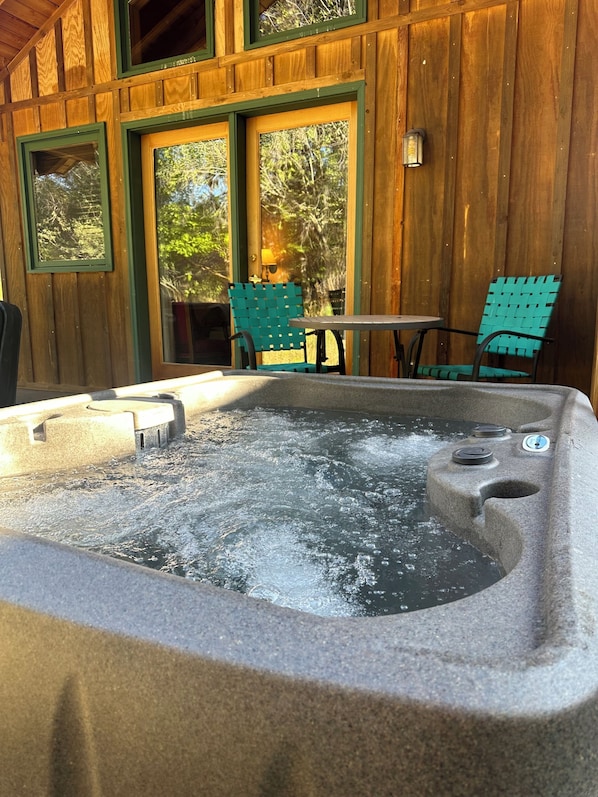 Bañera de hidromasaje privada