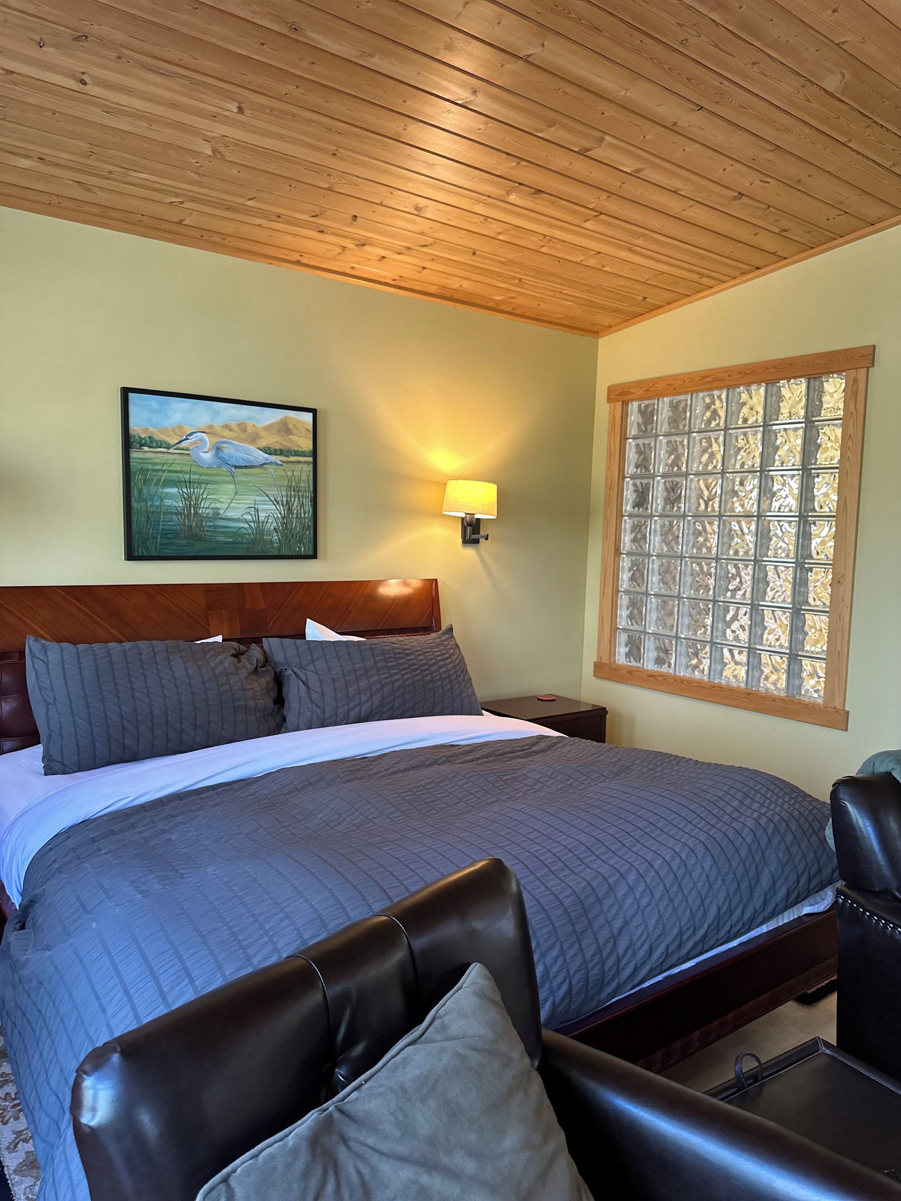 Studio Suite, 1 King Bed, Non Smoking, Fireplace | Egyptian cotton sheets, premium bedding, down comforters