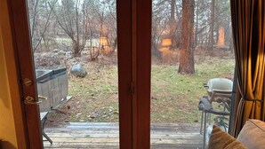 舒適小屋, 1 張加大雙人床及 1 張梳化床, 非吸煙房, 熱水浴缸 | 客房景觀