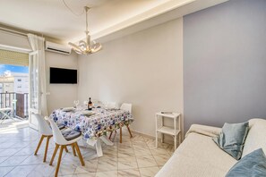 Family Apartment, Multiple Bedrooms (Bedo House Beach Front) | Interior - Bedo House Beach Front (Follonica)