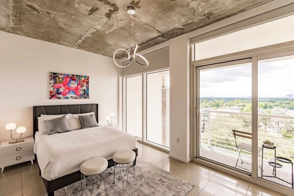 Apartment | 2 bedrooms - Hang Ten- Large Townhome lux Amenities Parking (Miami)