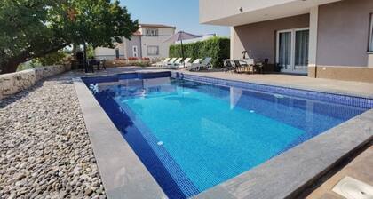 Villa "Marija" - Private heated pool